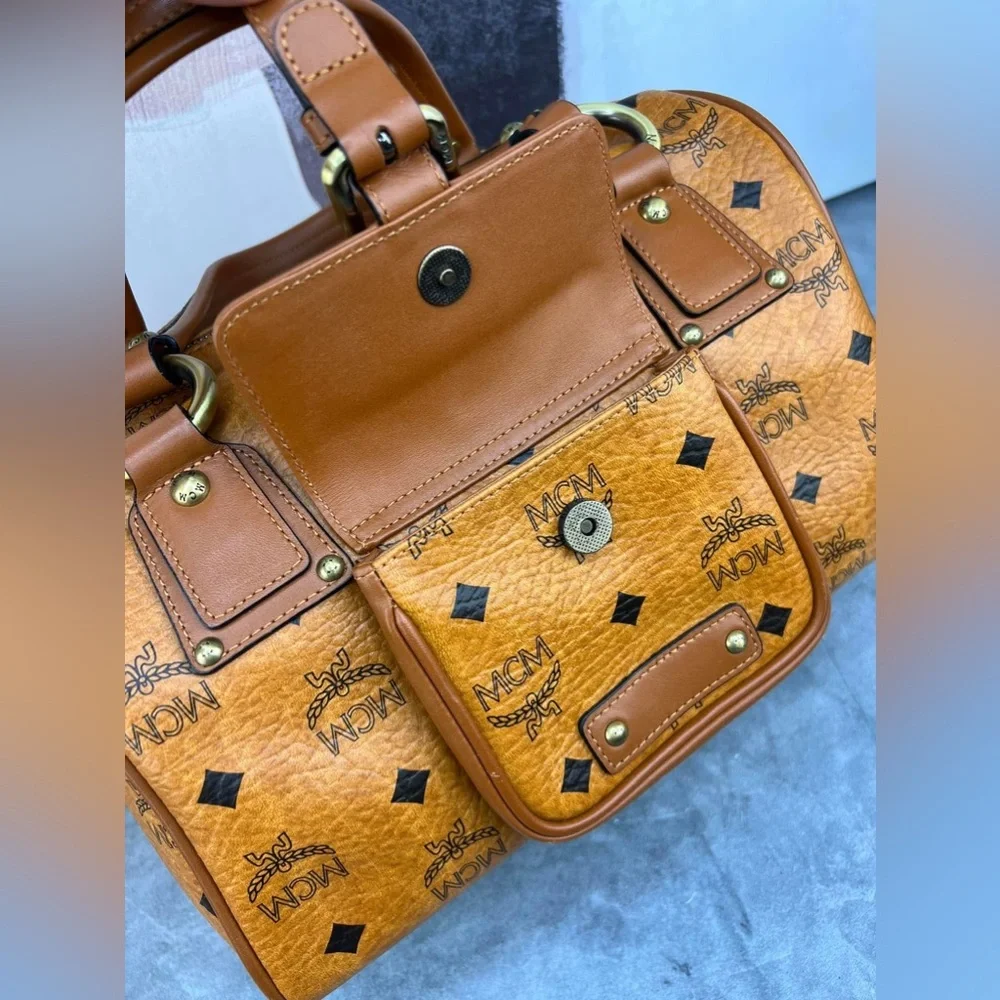 π΅ MCM Boston Arm Bag π΅ - Picture 16 of 16